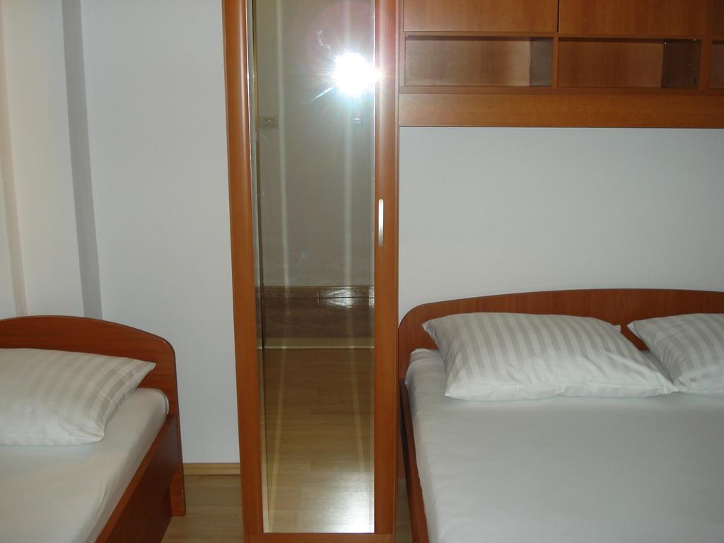 Milic Apartments Makarska Værelse billede