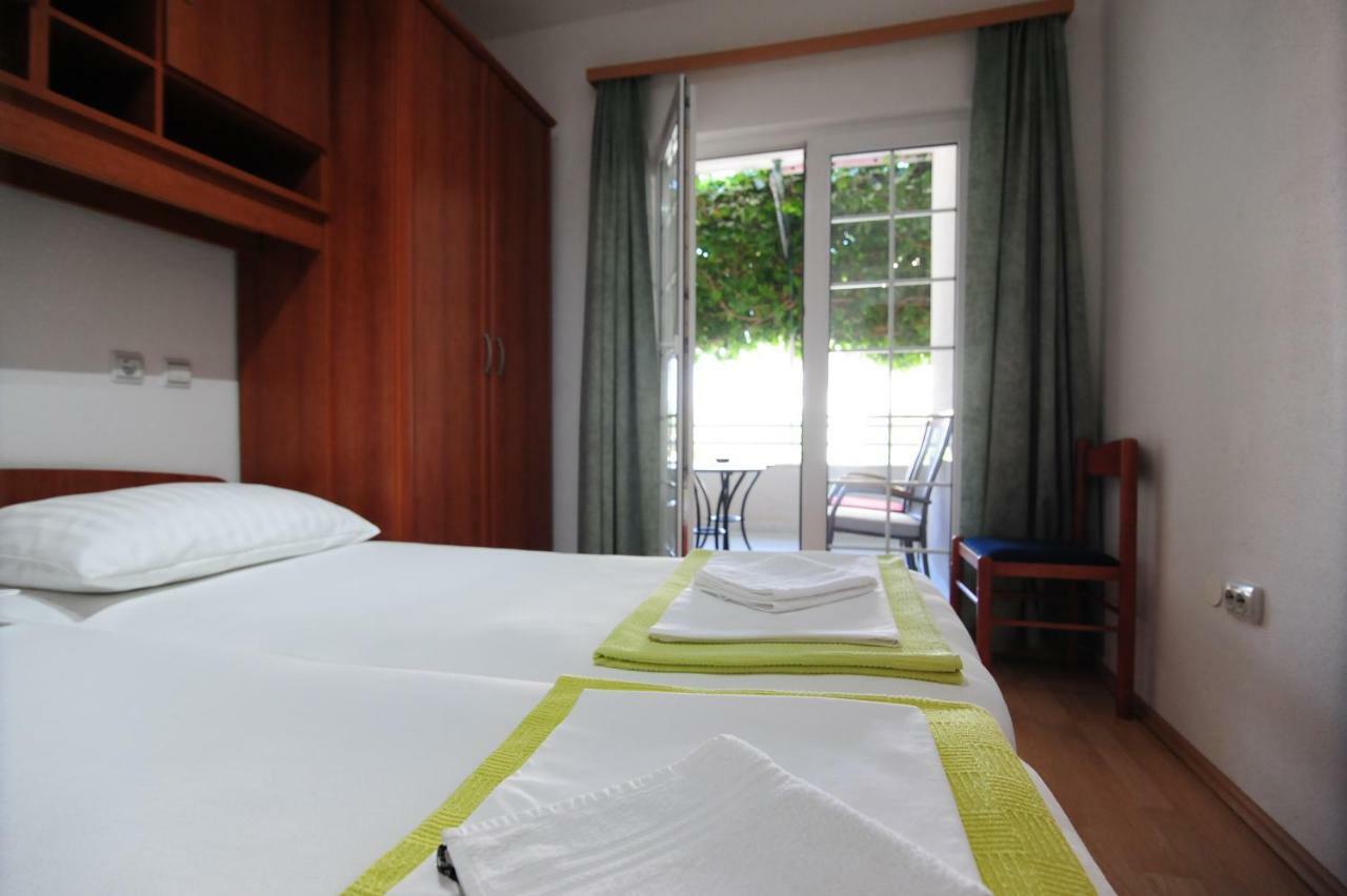 Milic Apartments Makarska Eksteriør billede