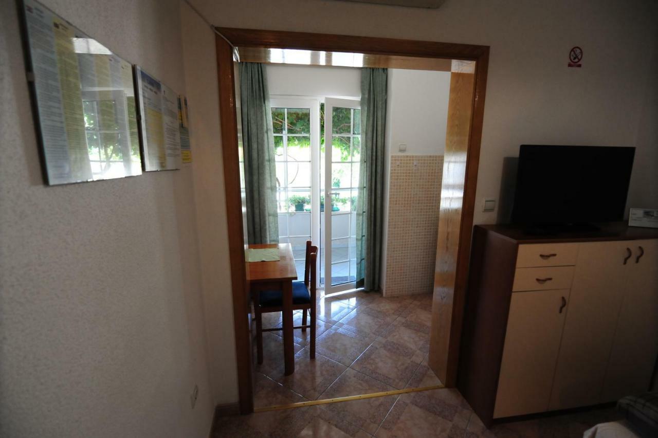 Milic Apartments Makarska Eksteriør billede