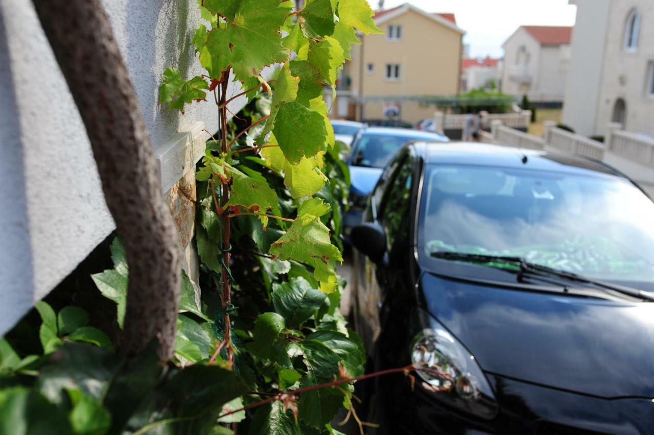 Milic Apartments Makarska Eksteriør billede