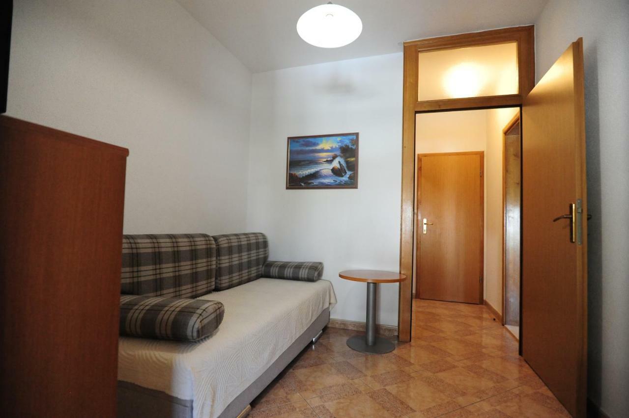 Milic Apartments Makarska Eksteriør billede