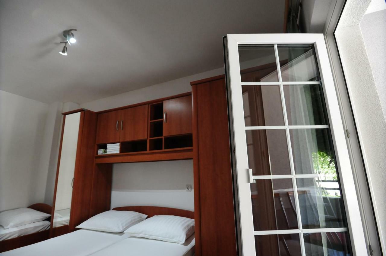 Milic Apartments Makarska Eksteriør billede